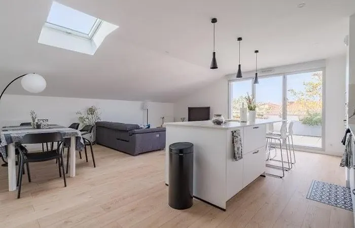 Appartement 4 Etoiles Calme, 3 Chambres, Clim, Terrasse & Parking Blagnac